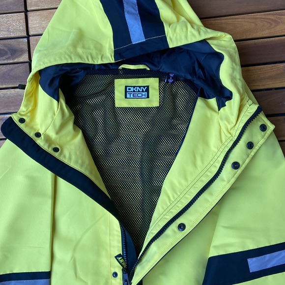 DKNY Windbreaker - Picture 5 of 7